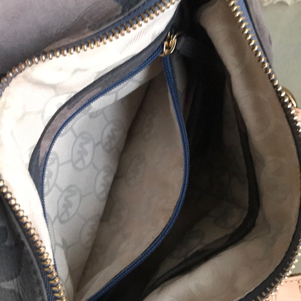 Vintage Michael Kors Camouflage Grayson Tote Bag. - Picture 8 of 13